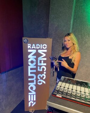 Élodie Bouche Instagram - “REVOLUTION 93.5”
TONIGHT at 11pm MY NEW SET 🔥

@revolution935 

#revolution935miami #revolution935 #revolution935fm #radiostation #miamiradiostation #miami #music #afrohouse #dj #producer #music
