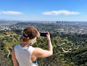 Eloise Mumford Instagram - la for a hot second.