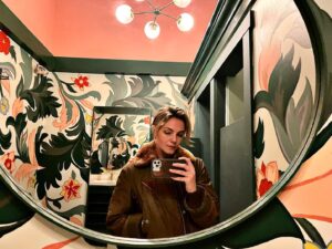 Eloise Mumford Instagram - forever falling in love with 
a well-wallpapered bathroom 👀