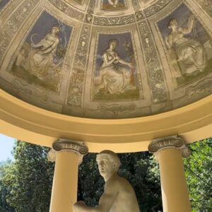 Eloise van Oranje Instagram - wat is Italië toch een fantastisch land 🤌 we begonnen onze reis in de prachtige heuvels van Toscane, vervolgens hebben we een paar dagen doorgebracht in Florence, zijn (per ongeluk) naar Rome gegaan en eindigden in Verona. ik ben vooral verrast door de prachtige straten van Verona - die zijn niet normaal! telkens wanneer ik in Italië ben, kom ik volledig tot rust, vooral omdat ik met mijn beste vriendinnen ben 🫶 ik had dit echt nodig

enorm bedankt voor al jullie tips, trouwens! ik heb ze allemaal opgeslagen in mijn ‘travels’ hoogtepunt 🍷