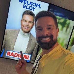 Eloy de Jong Instagram - 🇳🇱Wat een fijne ontvangst vandaag bij @radionlfm en bedankt @taekewouda voor het toffe interview. Ik verheug me op mijn optreden op 14 september bij de #radionlzomertoer in Ridderkerk! 🙏🏻#wevierenhetleven #radionl #nederlandstalig 

🇩🇪Heute promo in Holland! Was habt ihr gemacht? ❤️ #schlager