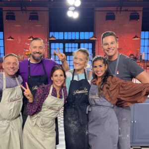 Eloy de Jong Instagram - Morgen ist es endlich so weit!
.
.
.
Das große Promibacken - Osterspezial wird ausgestrahlt. Ich habe es als Backkücken wirklich genossen! Neben dem Spaß am Backen, hatten wir auch mega viel Spaß untereinander. Danke @sarellax3 @lisa_feller_official @sabrinamockenhauptofficial @buergerlarsdietrich_official und @haesslerthomas10 für die tolle Zeit! Schaltet ihr ein? Am Mittwoch um 20:15 Uhr auf @sat.1