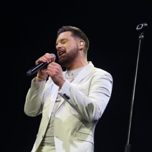 Eloy de Jong Instagram - @dieschlagernachtdesjahres in München war Super! Danke an alle die so toll gefeiert haben ❤️ Bilder @eloydejong_support @swrschlager @renet.comedy

Mooi feestje gebouwd in München gisteren! ❤️