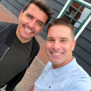 Eloy de Jong Instagram - Ich bin total dankbar, dass @jansmit mich bei meiner Mission, in meiner Heimat durchzustarten, unterstützt. #neuermusik #wevierenhetleven #tollerkollege #nichtselbstverständlich