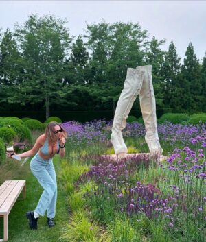 Elsie Hewitt Instagram - Camp Rock knees in the garden if u know u know