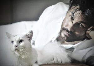 Elvis Esposito Instagram - JUST ME AND GIULIO 🏴‍☠️
#whitelion
Art Director @angeloserio9 
Ph @luigisenatore 
Makeup @makeup_pes 
Working with @gelsimedia
