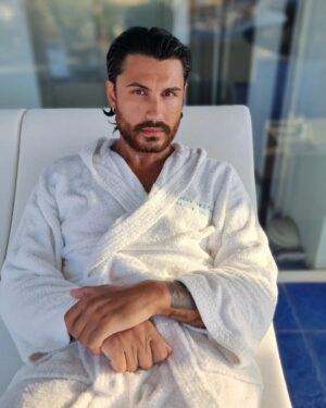 Elvis Esposito Instagram - Relax time 🏴‍☠️