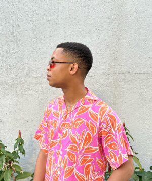 Emeka Nwagbaraocha Instagram - “Comfort ye, acomfort ye my people, saith your God… for your warfare is accomplished”. (Isaiah 40:1-2) PP

Happy New month guys.
👕: @noircollectives 

#BoyOnFire