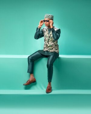 Emeka Nwagbaraocha Instagram - Lights. Camera. Naija

NetflixNaija called and we decided to pull up!

Styling: @izuudokwu 
Photo: @saycheese.jpgs

#BoyOnFire #lightscameranaija #Netflixnaija
