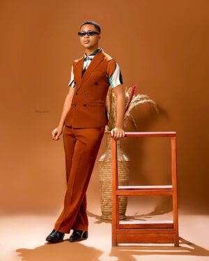 Emeka Nwagbaraocha Instagram - THE FUTURE 

Outfit: @izuudokwu
Stylist: @izu_udokwu
Photography: @thomfelix_concept

#TFAA17
#BoyOnFire