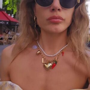 Emilia Attías Instagram - Bisous desde París 🫶