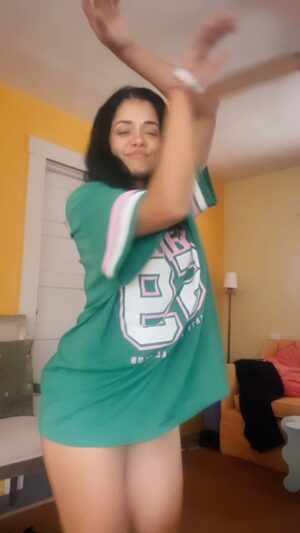 Emilia Ceballos Instagram - Bailar 💃! Ser feliz ! No hay más opción !
Pd: ya prendí el aire @rodrigo_jerez !
Jajajaj