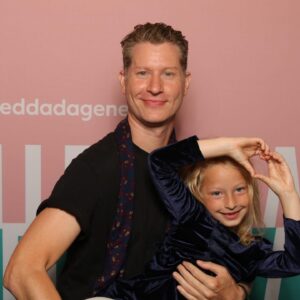 Emilio Insolera Instagram - Last night at Hedda Awards with my love @anainsolera Ayer a la cerimonia de premiación Hedda con mi amor @anainsolera Ieri alle premiazioni Hedda con il mio amoruccio @anainsolera #hedda #heddaprisen #heddadagene  @mirazuckermann a deaf theater director has received Hedda award for her 20 years of dedication to @teatermanu a Norwegian deaf theater group. Congrats to her 👏👏 (note: Hedda is the Norwegian @thetonyawards ). @mirazuckermann una directora sorda de teatro recibió el premio Hedda por sus 20 años de dedicación a @teatermanu una organizacion teatral noruega para sordos de Noruega. Felicitaciones a ella. (Hedda es el @thetonyawards noruego). @mirazuckermann una direttrice di teatro per sordi ha ricevuto il premio Hedda per i suoi 20 anni di dedicazione al @teatermanu un organizzazione teatrale per sordi di Norvegia. Complimenti a lei (Hedda è il @thetonyawards norvegese).