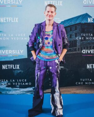 Emilio Insolera Instagram - Complimenti a @netflixit per l'eccellente impegno a garantire l'accessibilità universale, dall'accoglienza degli ospiti con interpreti LIS alla proiezione del film con sottotitoli e audiodescrizioni.

Il segreto del cambiamento è concentrare la tua energia non nel combattere il vecchio, ma nel costruire il nuovo.

@emilioinsolera @carolainsolera @anainsolera  @es_pr_communication @e_schmeidler @dhruvkapoor Crediti @virginiabettoja /Netflix