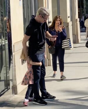 Emilio Insolera Instagram - “The best thing that a father can give to his daughter is his time”  @anainsolera always my princess❤️❤️❤️ pic taken last Feb 🇺🇸 “La cosa migliore che un padre può dare a sua figlia è il suo tempo” @anainsolera sempre mia principessa ❤️❤️❤️ 🇮🇹 “La mejor cosa que un padre puede dar a su hija es su tiempo” @anainsolera siempre mi princesa ❤️❤️❤️ 🇦🇷