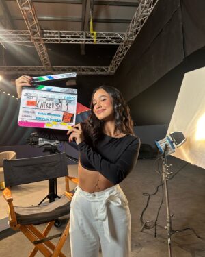 Emily Tosta Instagram - spent the past month and a half working in my country✨🇩🇴🎬 que bendición. 

🤍Del Olor De Las Nubes🤍