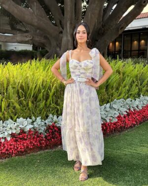 Emily Tosta Instagram - tea party with my @teencanceramerica family💜

hair & makeup: @barbarapferrer 
styling: @emilia.tosta