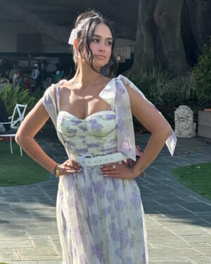 Emily Tosta Instagram - tea party with my @teencanceramerica family💜

hair & makeup: @barbarapferrer 
styling: @emilia.tosta