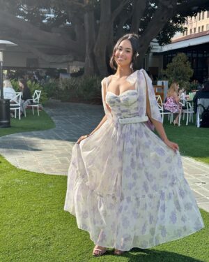 Emily Tosta Instagram - tea party with my @teencanceramerica family💜

hair & makeup: @barbarapferrer 
styling: @emilia.tosta