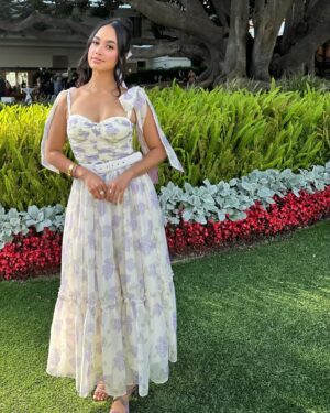 Emily Tosta Instagram - tea party with my @teencanceramerica family💜

hair & makeup: @barbarapferrer 
styling: @emilia.tosta