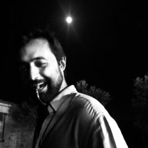 Emir Çubukçu Instagram - #tb-12’den sonra bir “t” daha eklenecek.
Bozcaada, Haziran, Ceroit taşı, biraz (galiba) viski.