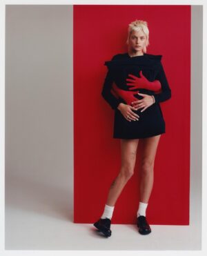 Emma Corrin Instagram - fooorkin love this one man 

@dilarafindikoglu 🍴

for @esmagazine 
obviously styled and conceived by angel @harry_lambert 

shot by @estellehanania 
set design @alicekpk 
make up @ginakanemakeup 
hair @danielmartin81 
nails @simmy_nailsandbeauty 
producers @colesontoast @jessica_landon_design 
talent director @tommacklinstudio 
editor @bengcobb 

thank you to an incredible team for a really wonderful day and pictures I’ll treasure