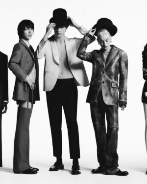 Emma Corrin Instagram - boys r back in town 

the one and only @harry_lambert for @voguespain !!! 

suit by glorious @miumiu
jewels by @cartier 
shot by @willscarborough 
legendary custom dress by @maxallenbabes