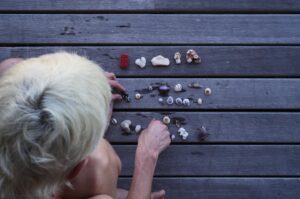 Emma Corrin Instagram - 🐚…..🦀…..

@sixsenseszilpasyon