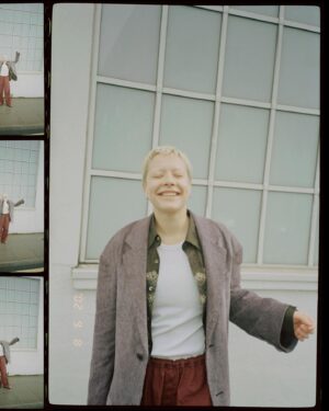 Emma D'Arcy Instagram - In the latest episode of House of the Dragon, the world met @emmaziadarcy screaming and covered in blood. 🩸 ⁣
⁣
As the scales of the Game of Thrones prequel reached its midpoint, viewers were catapulted 10 years into the future where 30-year-old nonbinary London-based actor Emma took over the brilliant and complex role of Rhaenyra Targaryen — daughter of King Viserys and heir to the Iron Throne. 👑 ⁣
⁣
At the link in bio, the actor speaks to i-D on how Maggie Nelson and the patriarchy fuelled their performance in the HBO show.⁣
.⁣
.⁣
.⁣
Text @frankie__dunn⁣
Photography @picpicpiczo⁣
Styling @rosefordestudio⁣
Hair @jodytaylorhair⁣
Makeup @justinejenkins⁣
Publicist @dobbsCLD⁣