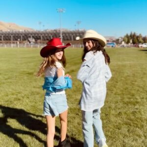 Emma Heming Instagram - Happy 4th of July! 🇺🇸🇺🇸🇺🇸 
*and if you don’t have cowboy boots, just put your snow boots on, it’s fine 😉