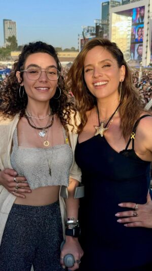 Emmanuelle Chriqui Instagram - THIS IS THE JEWISH SPIRIT. 

A few months ago I met the powerful and beautiful @noambd. Noam was shot by Hamas jihadists at the Nova festival and lost her boyfriend David and many of her close friends. When Hamas attacked the music festival Noam hid in a trash bin with 15 of her friends. Only three of them survived. 

Noam hid underneath a pile of bloodied bodies until she was saved by the IDF. 

I met Noam at a rehabilitation center. She was in a wheelchair as she told me her story and at the end she promised me that “we will dance again”. I was floored by her authenticity, strength and resiliency. I told her right there and then, that she will get better and we will go dancing. 

And so we did.

THIS is the Jewish spirit. This is the source of our resiliency. Diamonds are created under pressure. And throughout history, periodically, the Jews have been under tremendous pressure. As we are now. It is extremely difficult to be a Jew these days. But here we are. Dancing again. 

Thank you to the legend @offernissimofficial for allowing us to celebrate this moment together with you and everyone at @telaviv.pride. 

We are dancing again. And we will never stop. 

Am Israel chai. And dances. ✡️

Directed by: @YoavDavis for #DavisMedia, edit Ram Shemi.

Style: @reuvencohen 
Dress: @shanishemerswimwear 
Earring @bymorano 
Hair: @liorgavrielov 
Make up: @chenelkabetz
