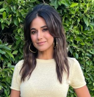 Emmanuelle Chriqui Instagram - A lovely evening celebrating the launch of @amouageofficial here in Los Angeles.. thank you to my incredible glam 
Hair @josephchase 
Make up @makeupbyorlando 
Jewelry @deandavidson 
Outfit @ser.o.ya