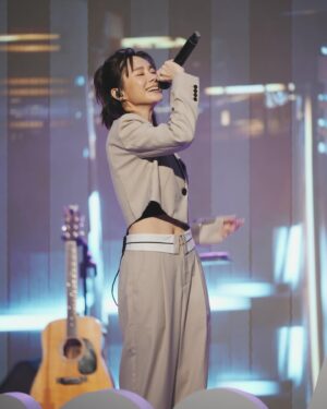 Enno Cheng Instagram - 倒著走看一些碎片。
（感謝幾位常常見面的同學提供 yahoo當天的照片）