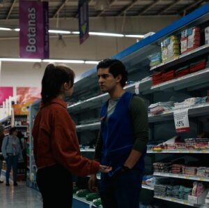 Enrique Arrizon Instagram - A traves de 8 capitulos filmados en plano secuencia, nos sumergimos en un mundo donde el sistema ha colapsado. De manera progresiva el mundo se descompone dejando a los personajes a la deriva de sus posibilidades y de sus instintos más primarios.
Gracias @perroazultv por contar estas historias y lograr tan impactante producción!
“El Colapso” @vix