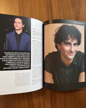 Enrique Arrizon Instagram - @revistablackmx preparó esta dinámica conmigo, platicamos de muchos temas distintos a los habituales y me sentí muy cómodo, una plática entre amigos 🫶🏼 toda mi familia ya me pidió la revista así que arrasé con todas las de Sanborns, pero estoy seguro que ya se reabastecieron así que vayan por la suya y lean la entrevista completa!
Gracias @linaglow por tan maravillosa entrevista, tu espacio es único 🤗
@jorgebphoto @sebastian_olivet gracias por las fotografías
Premiere Pic @lucakingston stylist 
@dannidoesit grooming