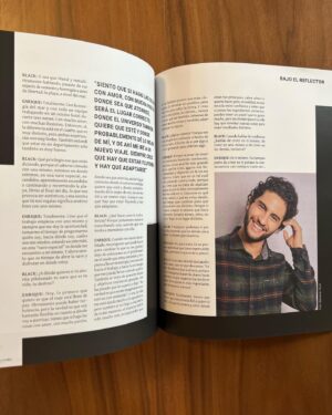 Enrique Arrizon Instagram - @revistablackmx preparó esta dinámica conmigo, platicamos de muchos temas distintos a los habituales y me sentí muy cómodo, una plática entre amigos 🫶🏼 toda mi familia ya me pidió la revista así que arrasé con todas las de Sanborns, pero estoy seguro que ya se reabastecieron así que vayan por la suya y lean la entrevista completa!
Gracias @linaglow por tan maravillosa entrevista, tu espacio es único 🤗
@jorgebphoto @sebastian_olivet gracias por las fotografías
Premiere Pic @lucakingston stylist 
@dannidoesit grooming
