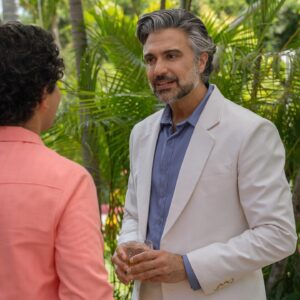 Enrique Arrizon Instagram - @jaimecamil querido feliz cumpleaños 🥳 Gracias por sumarnos tanto en esta tercera temporada, trabajamos muy bien en equipo y disfrutamos mucho el set, eso a la audiencia le encanta! Te mando un abrazo, te deseo mucha salud, felicidad y amor.