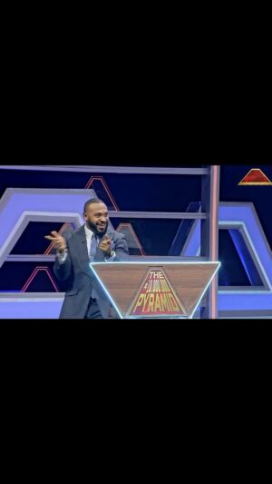 Enyinna Nwigwe Instagram - Talk to me baby! 

What’s more fun than having one comedian on the show? Having two! Thanks @crazeclown & @mrmacaroni1 for coming on the @pyramidgameshowng 💫

#PyramidGameShow #PyramidGameShowNg