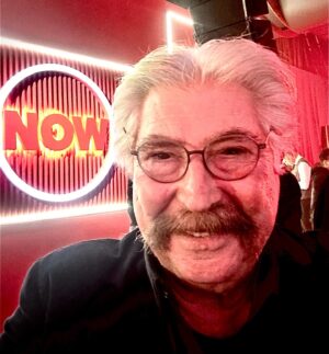 Erdal Özyağcılar Instagram - FOX Gitti NOW Geldi…ya da FOX İdi NOW Oldu.Eveeet böyle daha iyi oldu.
NOW gecesinden bir enstantene.. Enjoy watching NOW.