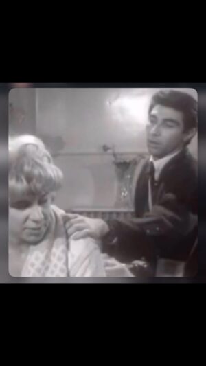 Erdal Özyağcılar Instagram - “Ah güzel istanbul”1966- komedi dram Sadri Alışık-Ayla Algan.bu benim küçük bir rol ile sinemaya ilk adım atışım.o küçük rolde bile beni sen çalıştırmıştın Ayla hocam.sana minnetim sonsuz.Nurlar içinde uyu🙏❤️🙏