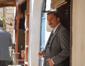 Eren Hacısalihoğlu Instagram - Panik yook! Akşam beraberiz 🙋‍♂️ @azizdizisitv @o3medya @showtv
