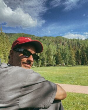 Erick Elías Instagram - Summer time in VAIL. ☀️⛰️🚵‍♂️
🧿