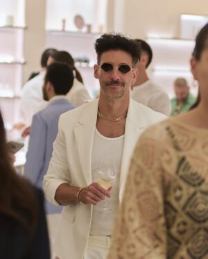 Erick Elías Instagram - Noche en CANCÚN con @tiffanyandco 
#TiffanyAndCo #TiffanyAndCoLaIsla