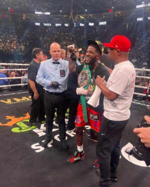 Erickson Lubin Instagram - Don’t get caught up in biased commentators and unofficial scorecards I know the game well & i’ve showed different dimensions in my arsenal I can go toe to toe with whoever & could make the night easy with my boxing ability, often times they take me for granted but the resume speaks for itself!… TOP DOG 💪🏿 #HammerTime