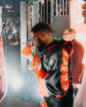 Erickson Lubin Instagram - Don’t get caught up in biased commentators and unofficial scorecards I know the game well & i’ve showed different dimensions in my arsenal I can go toe to toe with whoever & could make the night easy with my boxing ability, often times they take me for granted but the resume speaks for itself!… TOP DOG 💪🏿 #HammerTime