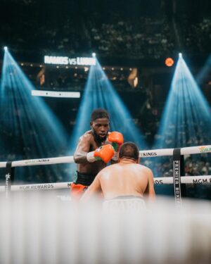 Erickson Lubin Instagram - Don’t get caught up in biased commentators and unofficial scorecards I know the game well & i’ve showed different dimensions in my arsenal I can go toe to toe with whoever & could make the night easy with my boxing ability, often times they take me for granted but the resume speaks for itself!… TOP DOG 💪🏿 #HammerTime