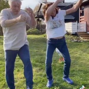Erik Hagen Instagram - Vi lader opp til 17.mai med litt dans i dag 😅 Håper alle har hatt en flott helg!