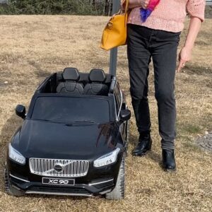 Erik Hagen Instagram - Nye bilen til Snefrid mini Volvo cab 😔🤩🤪