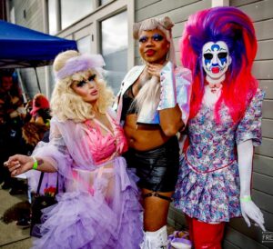Erika Klash Instagram - I love these two. 🌙🌙 @crimsonkitty @nostalgiajunki3 & I for @oaklash2022