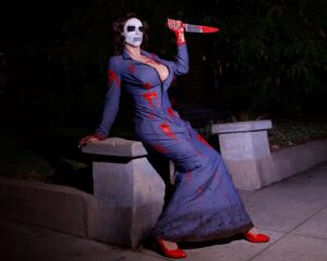 Erika Klash Instagram - 🔪🩸🎃 The Shape 
(Mikal Myers) 🎃🩸🔪
-
This gender-bent take on the slasher icon shows the character at a moment in time: directly after the events of the original 1978 Halloween film. After Dr. Loomis shot her 6 (7?) times, where did she go and what did she do (to him)? We shot this at the end of October in South Pasadena, using key locations where the John Carpenter classic was filmed.
-
🎃 Photos by @cashmonetdrag Edited by Me
🔪 Assisted by @janerivas_ & @rockmsakura 
-
🪡  @bea_dazzler 
💈  @thelomaprietta 
🔪  Dr. Loomis head @creepytwistsproductions 
🎃  Tombstone & Iron-on Patch @oyemoye_art